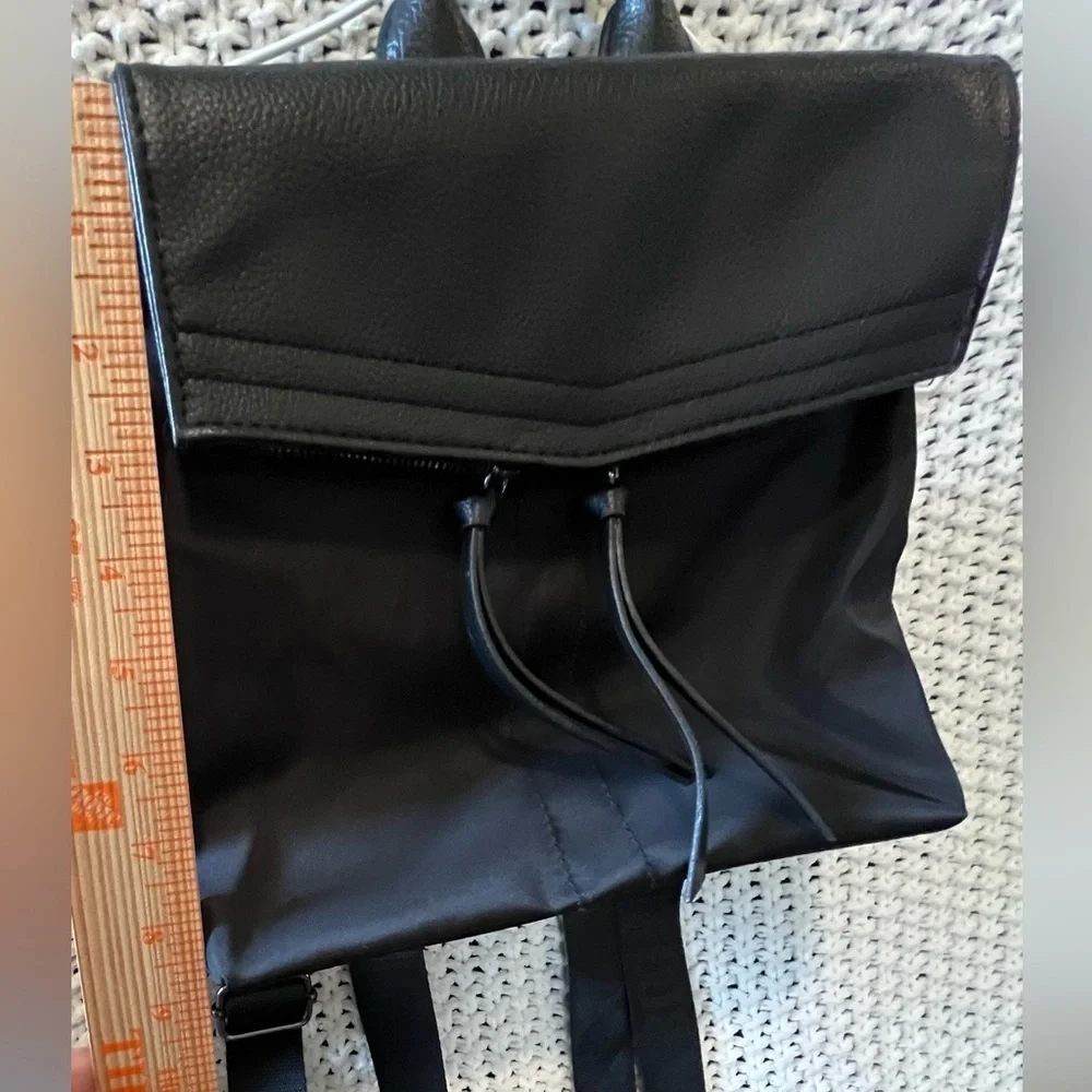 Botkier New York Black Trigger Backpack Purse, Multifunction Bag